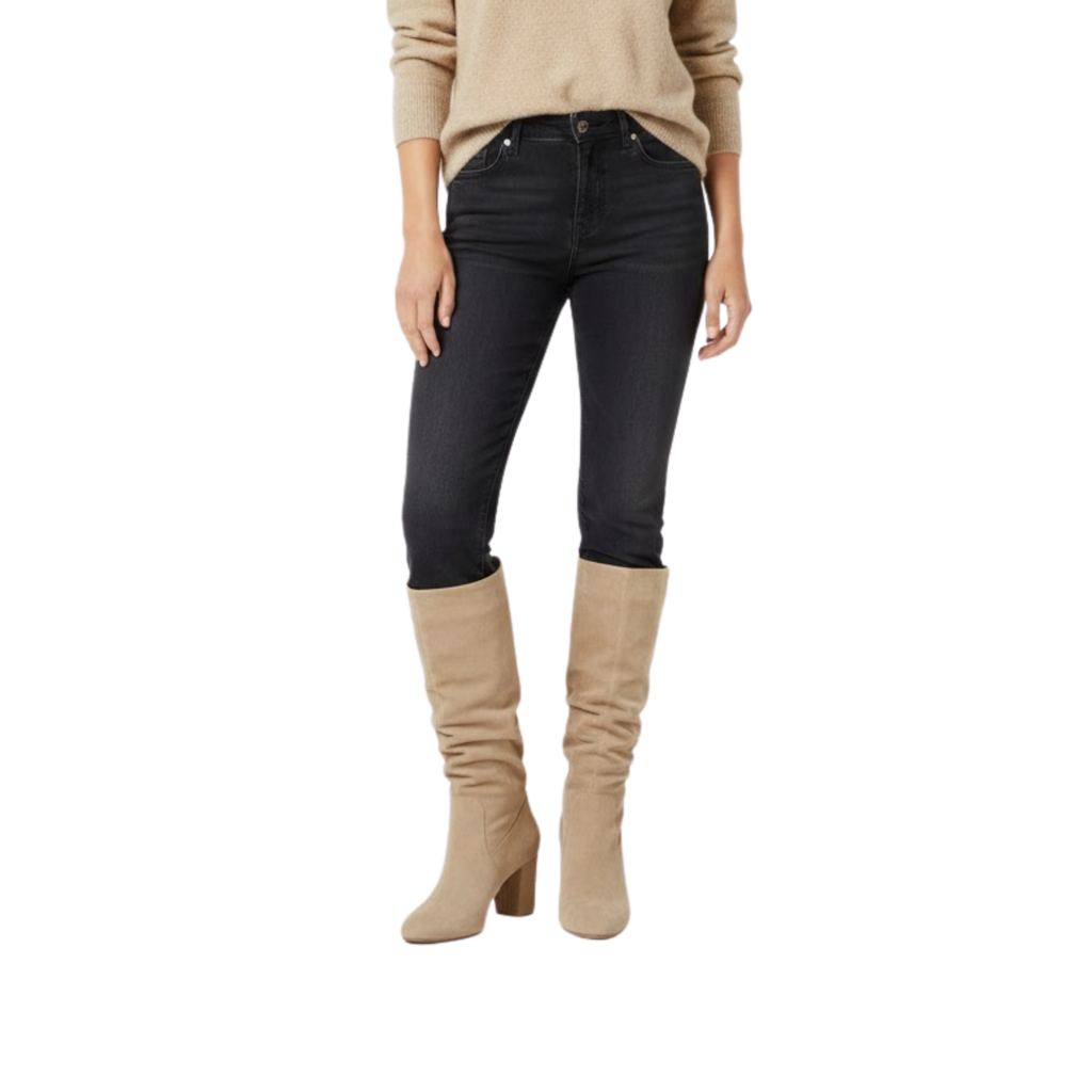 Mid-calf boots in soft leather with thick heel and soft folds
