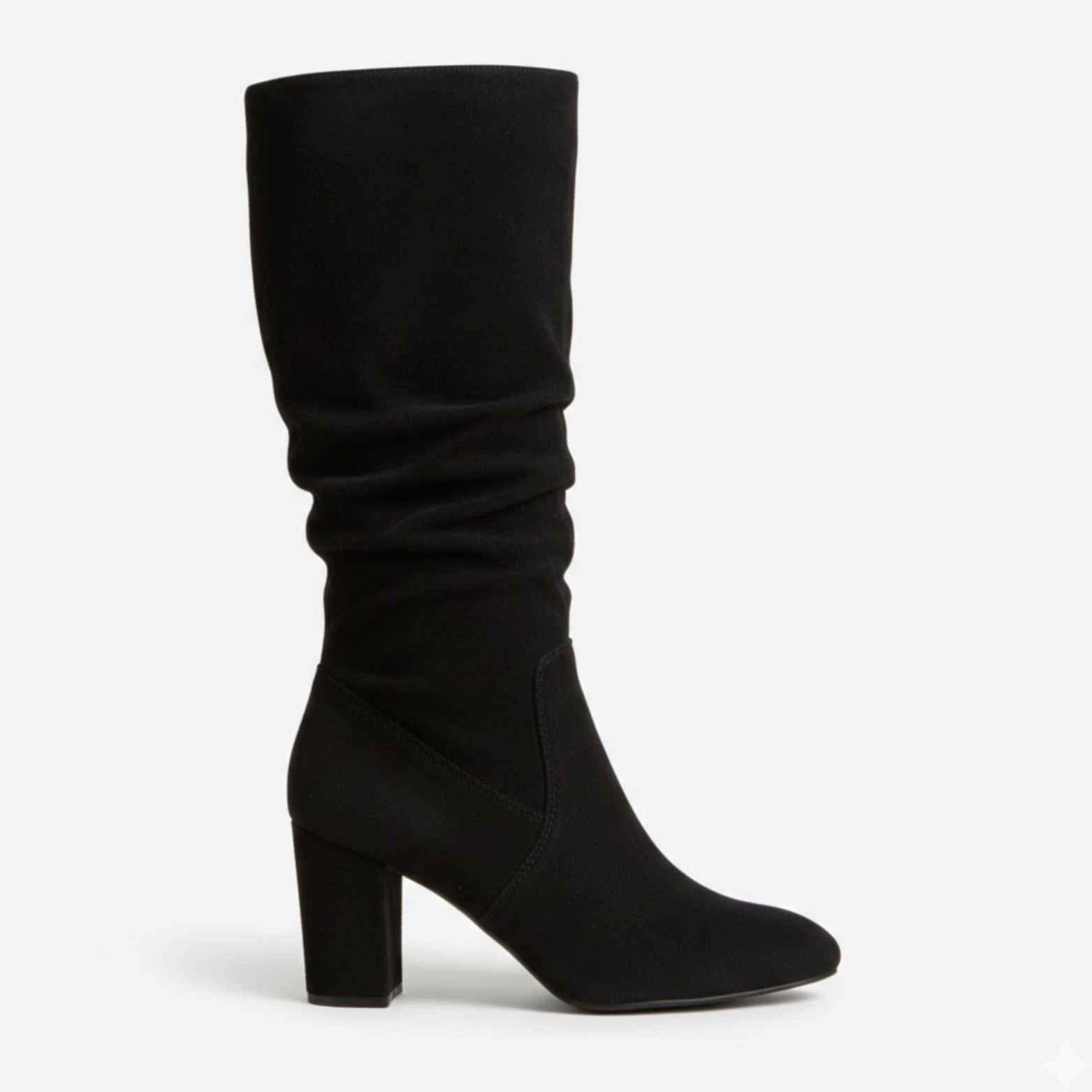 Mid-calf boots in soft leather with thick heel and soft folds