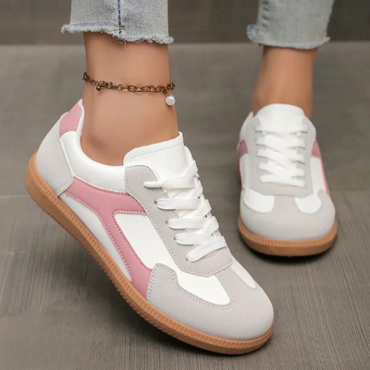 Women's sports shoes - low panel design - activities