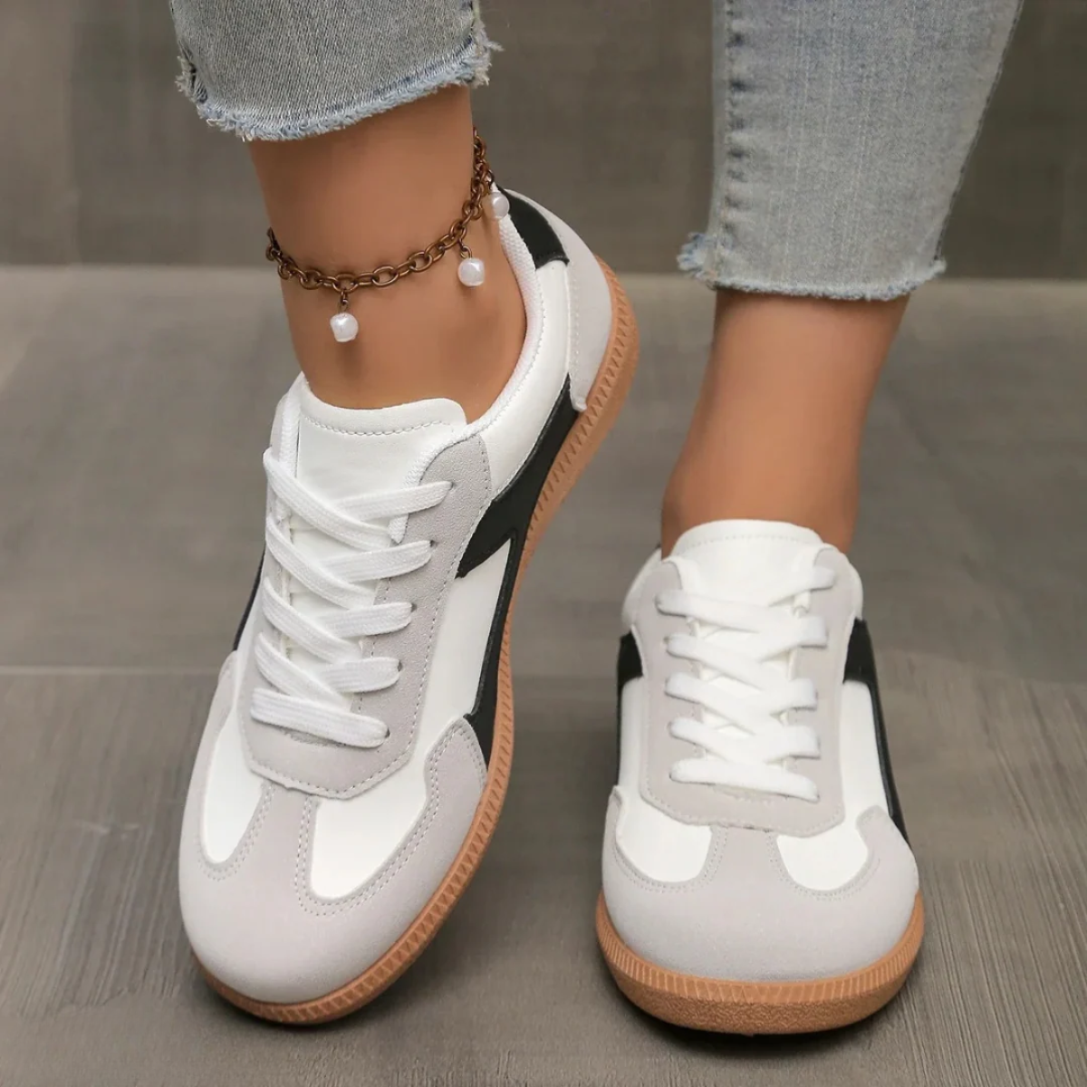 Women's sports shoes - low panel design - activities