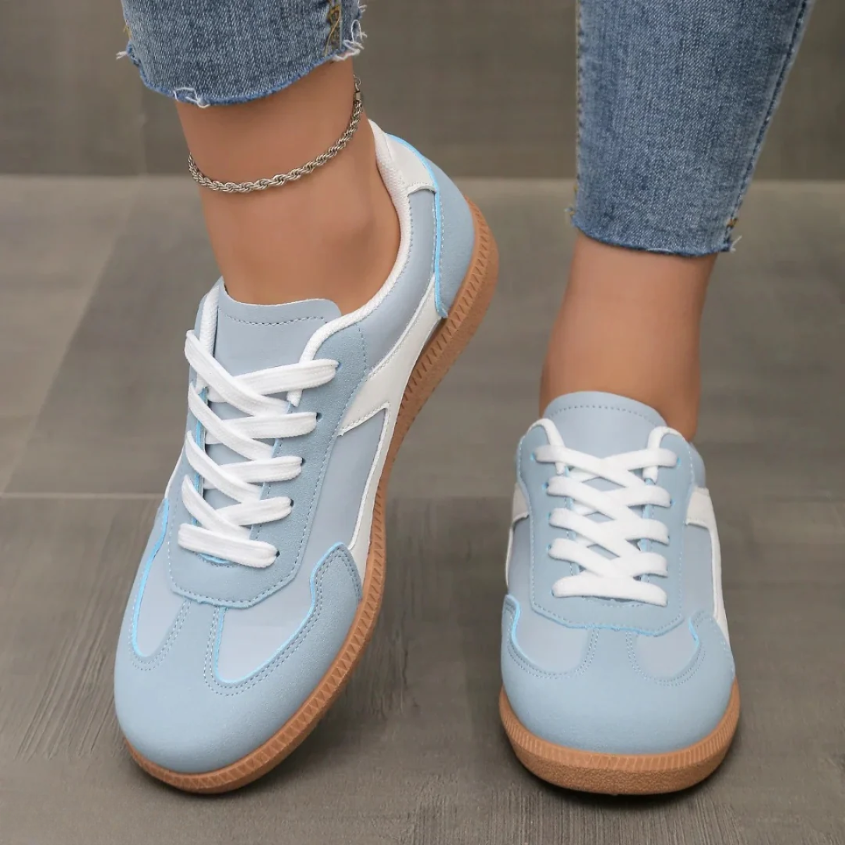 Women's sports shoes - low panel design - activities